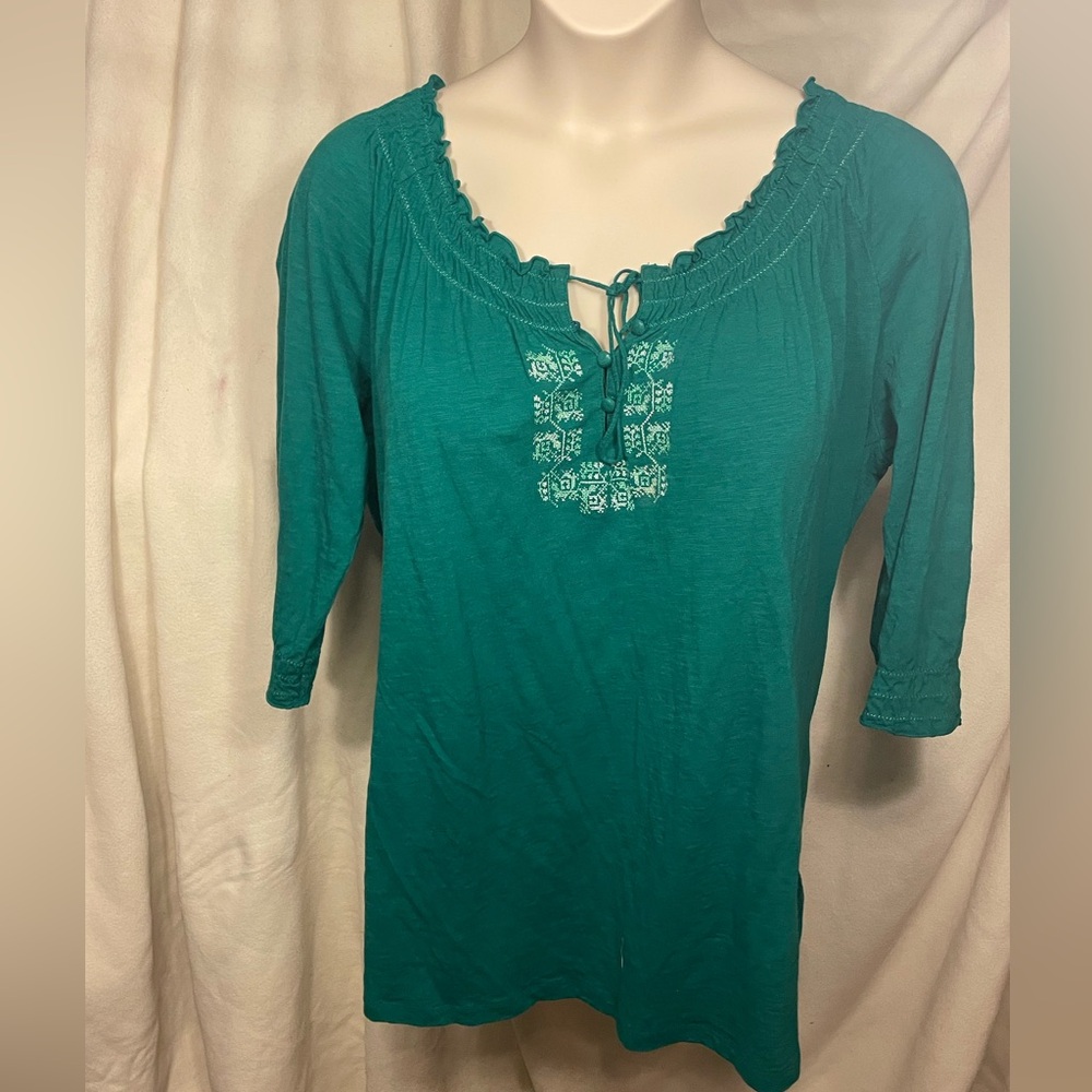Avenue size 22/24 elastic neck Peasant style blast with embroidered neckline.